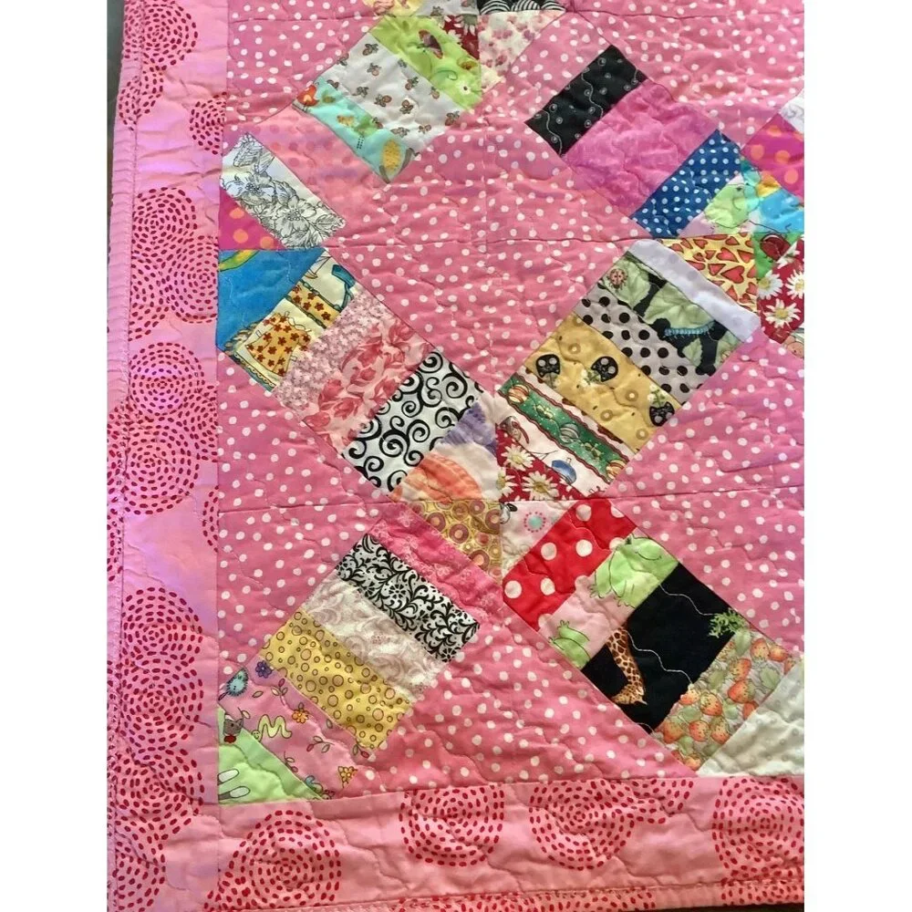 Handmade Patchwork Quilt Pink Polka Dot Design Multicolor Patterns 41.5"X 35.25" - Picture 4 of 9